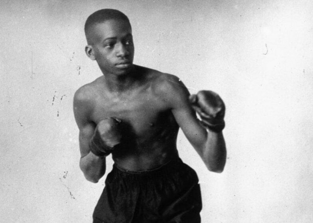 1930: Panama Al Brown becomes champ